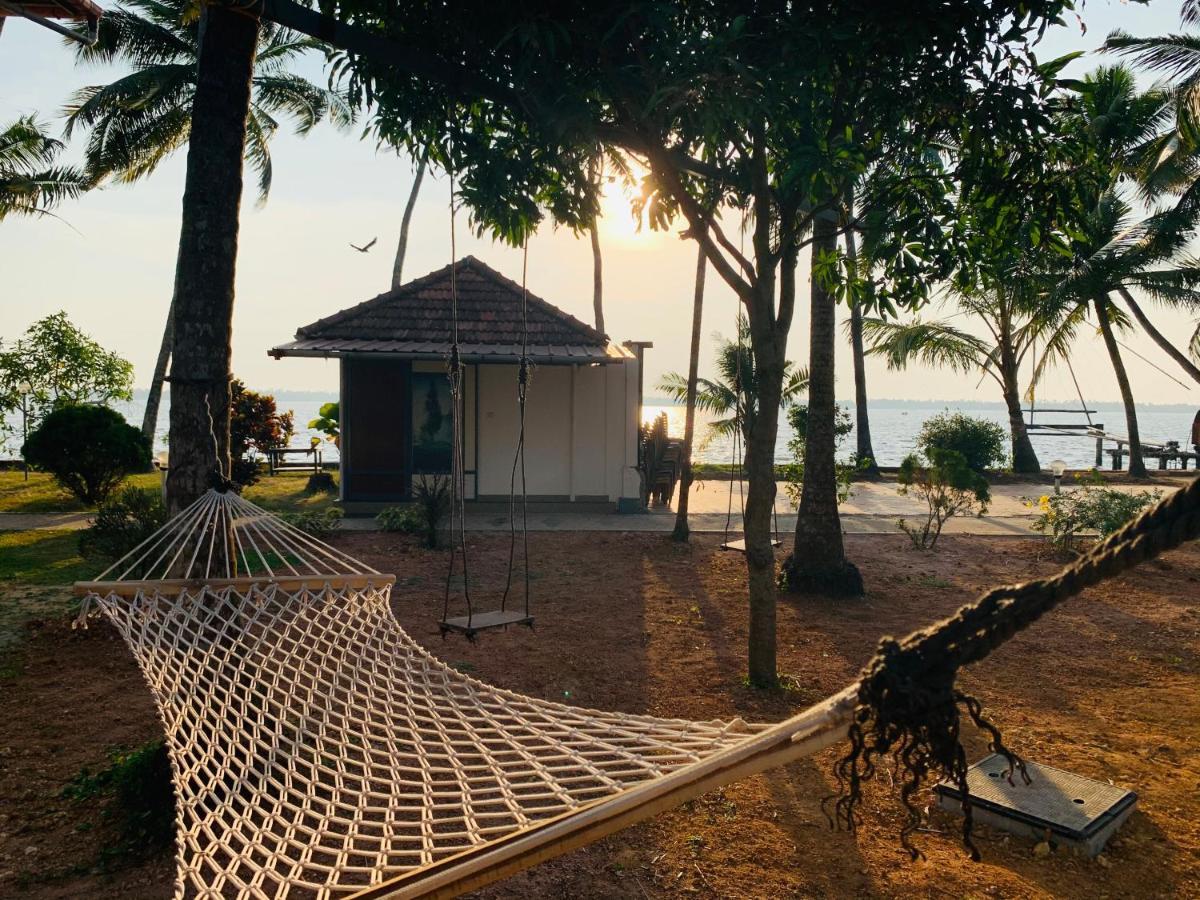 Kallanchery Retreat Kochi Екстериор снимка