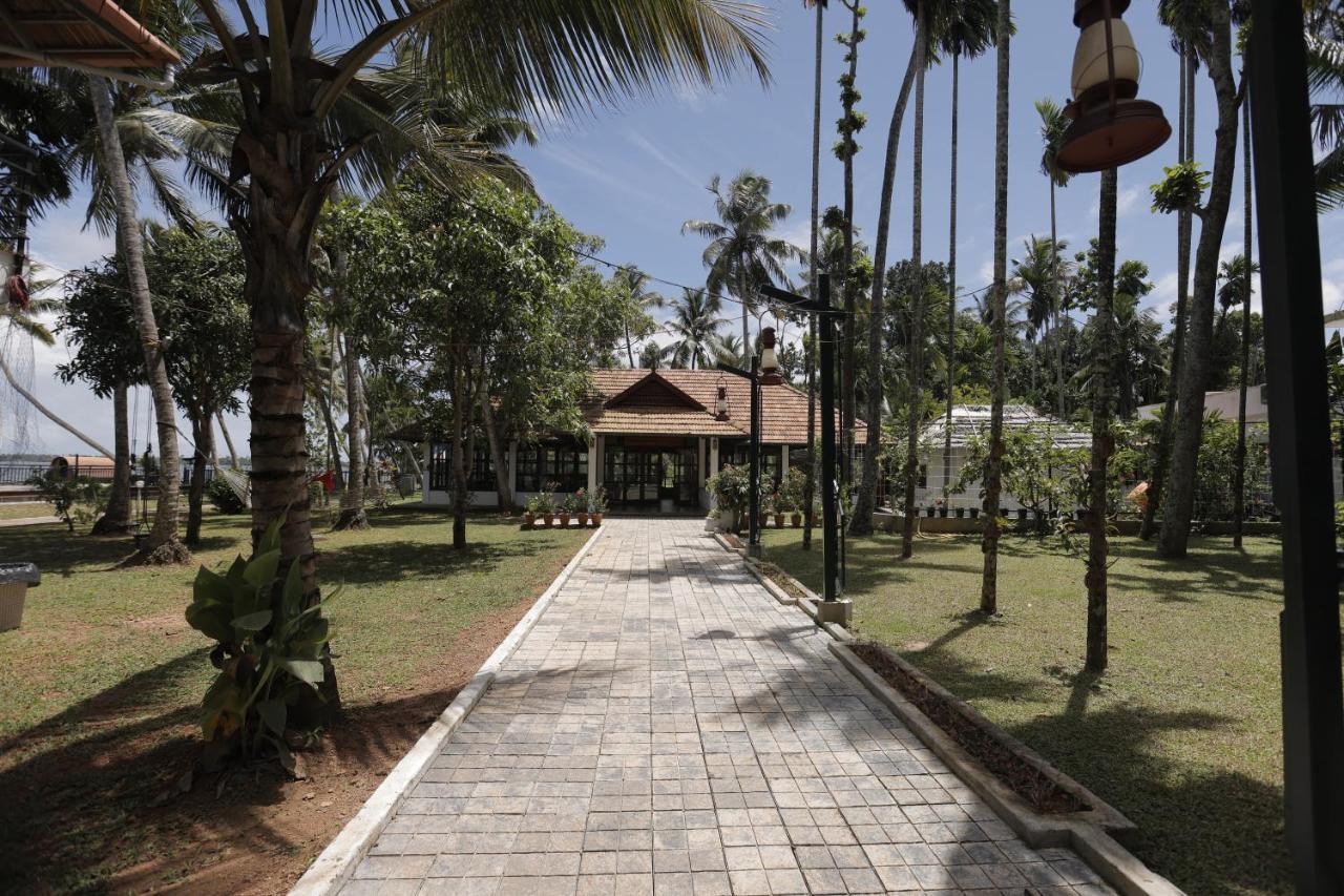 Kallanchery Retreat Kochi Екстериор снимка